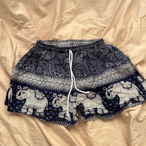 O&P Elephant Shorts - Picture 1 of 2